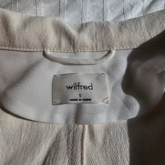 Aritzia Wilfred New Flowy Button-up Shirt - 2020 - Light Birch - Sz S - NWT - Picture 4 of 15